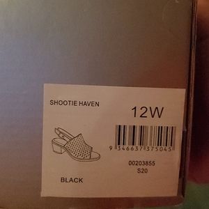 Avenue size 12w Cloudwalkers Shootie Haven, never been worn. Brand new in box